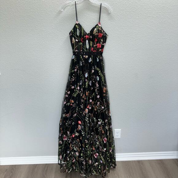 Mac Duggal Dress Women's Size 0 Black Floral Embroidered Beaded Maxi Gown - Picture 4 of 9